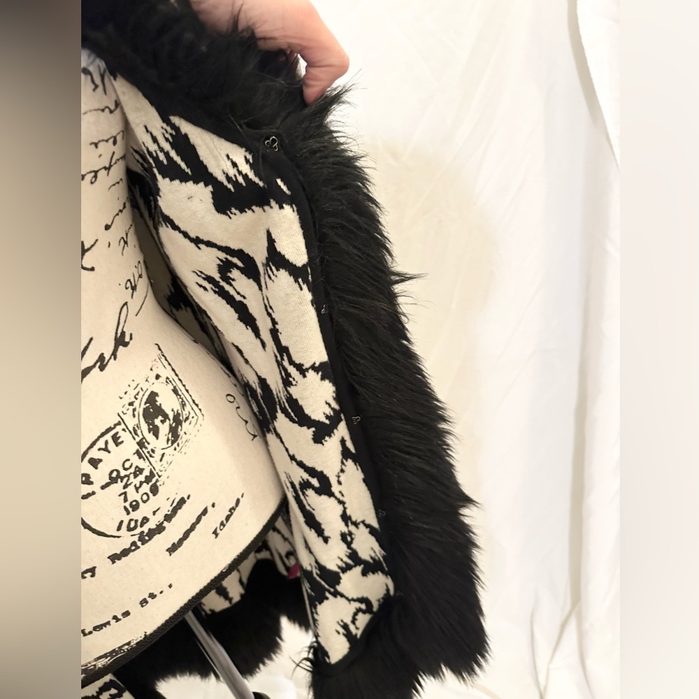 Betsey Johnson Super RARE Cruella Deville Faux Fur Penny Lane Coat M/L - Picture 10 of 14